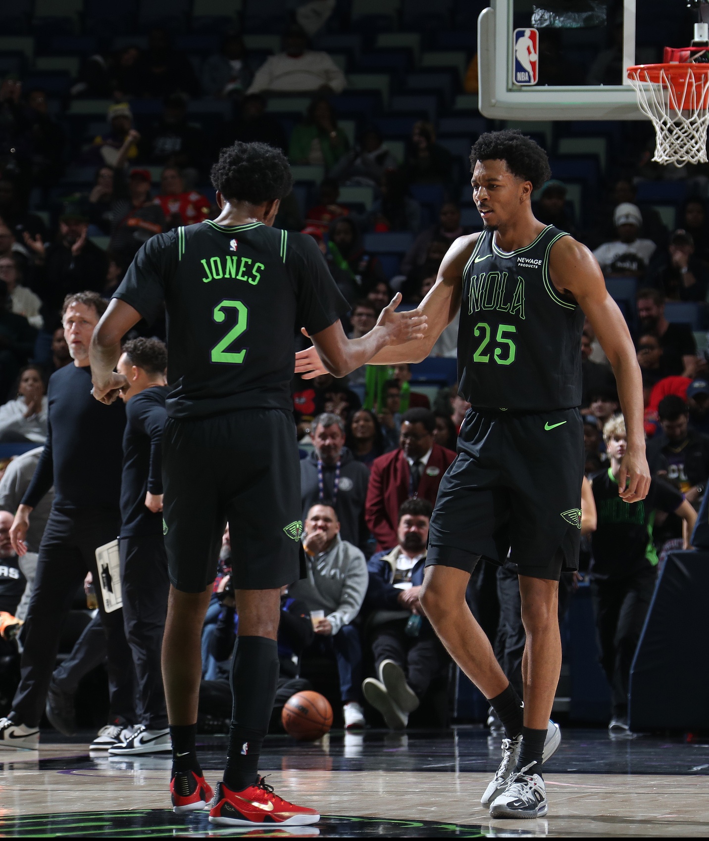 开云-美记：锡安&amp;墨菲&amp;琼斯是非卖品 后两人要价多无保护首轮+天赋球员